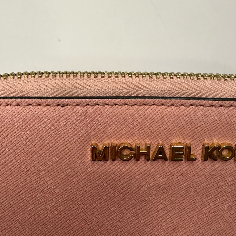 Michael Kors EUC Pink Saffiano Leather Jet Set Wallet with Strap - Picture 9 of 17